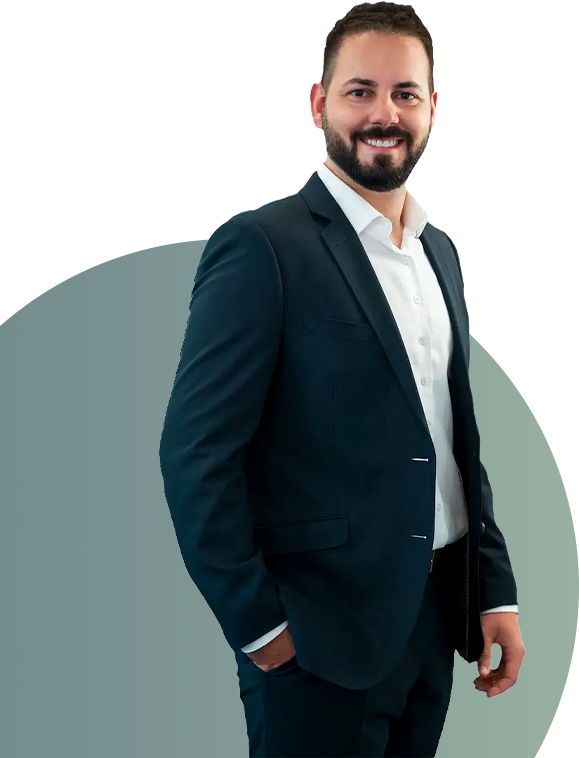 Portraitfoto von Ilyas Tolga Bursal, Geschäftsführer von Smart Estate - Hausverwaltung & Immobilien